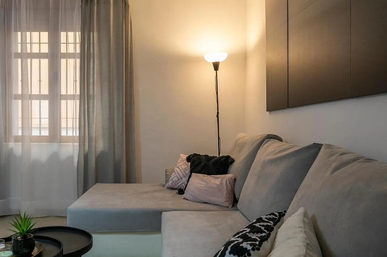 Apartamento Para Vivir Granada Con Parking 0*,  Spanien